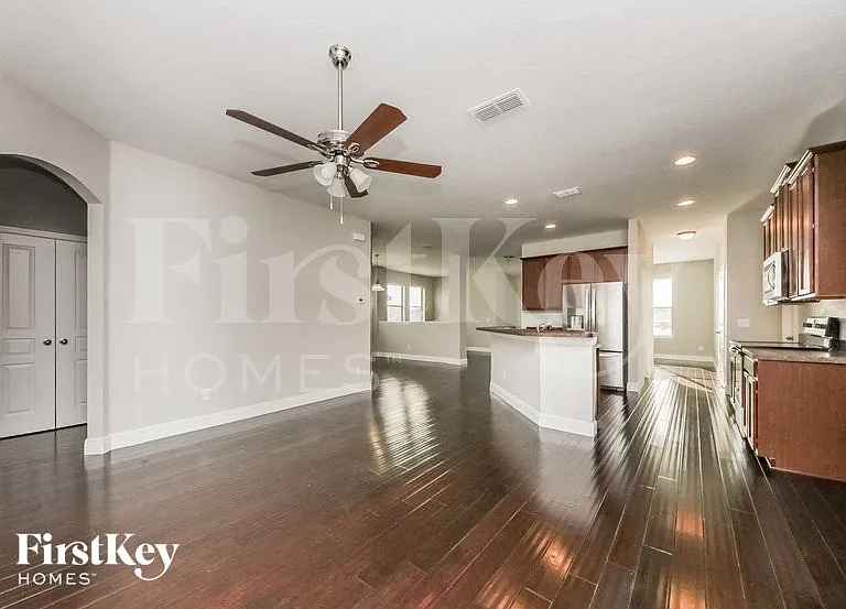 4705 Blackthorn Cir — Photo 3