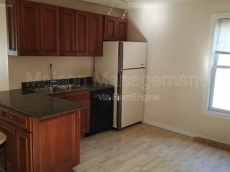 486 S Goodman St — Photo 7