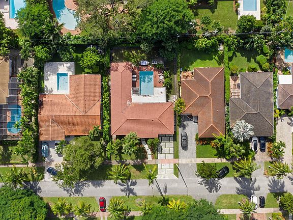 2nd image of 510 Gerona Avenue