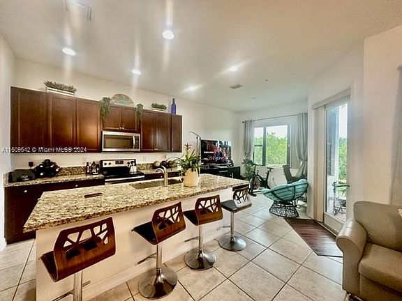 3rd image of 11619 SW 13th Dr