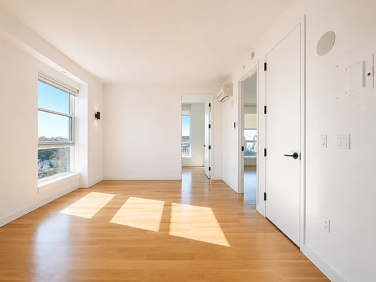 1326 Ocean Ave #6B — Photo 5
