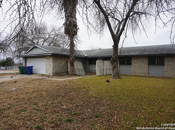 2nd image of 275 Harrow Dr