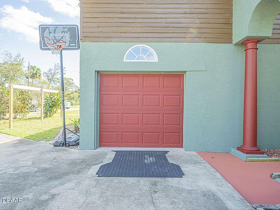 4th image of 1126 Granada Ave