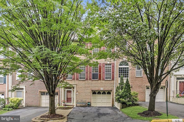 1st image of 4017 Rosemeade Dr