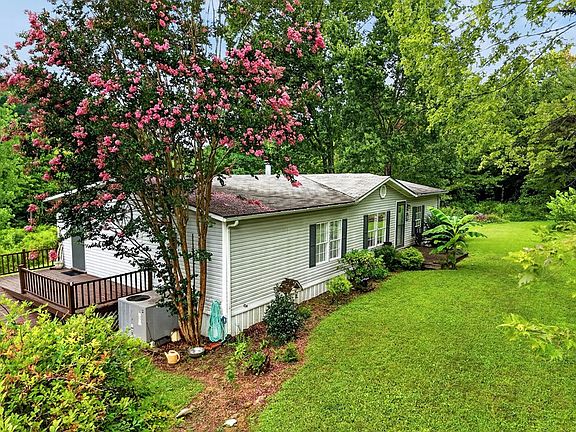 3rd image of 330 Greenbriar Rd