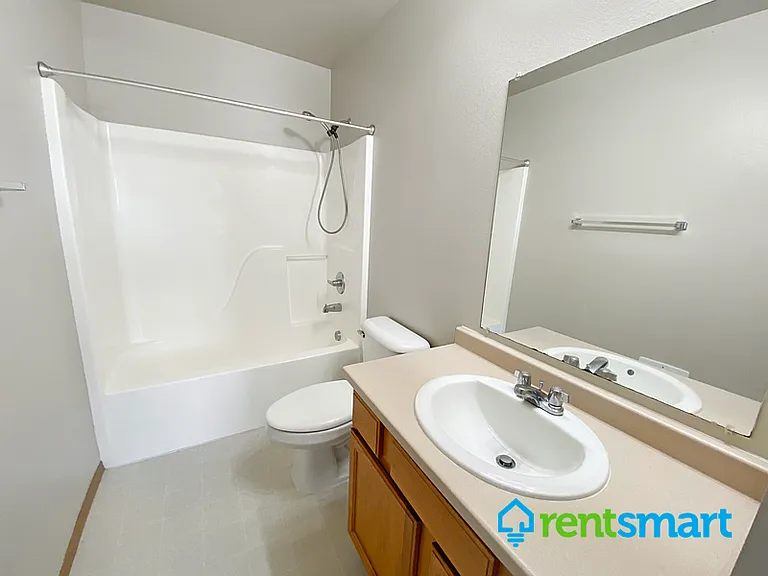 1333 Toole Ave #C23 — Photo 8