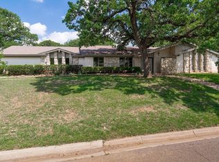 1720 Northridge Dr, Hurst, TX 76054