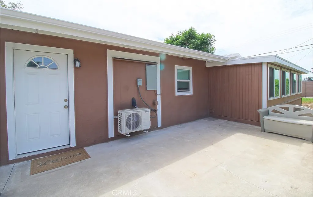 Studio, 1.5 bath, 449 sqft, $2,100 — Photo 2