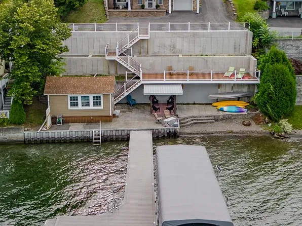 553 E Lake Rd, Penn Yan, NY 14527