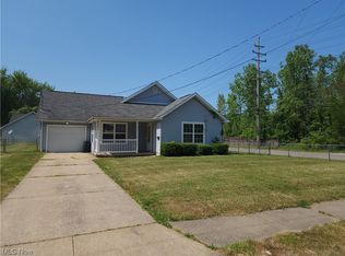 811 W 37th St, Ashtabula, OH 44004