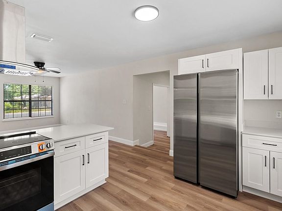 4th image of 4621 Tall Oak Dr