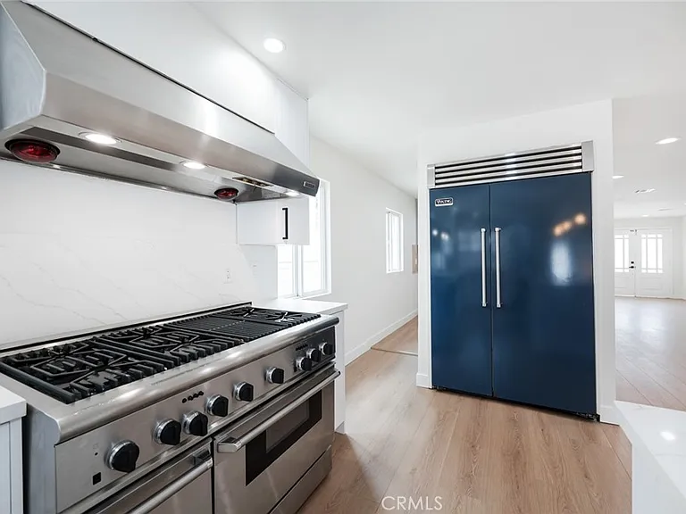 15147 Otsego St — Photo 15