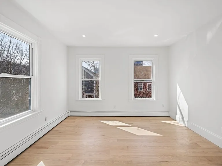 66 6th St #2 — Photo 4