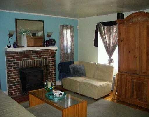 Fireplaced Livingroom