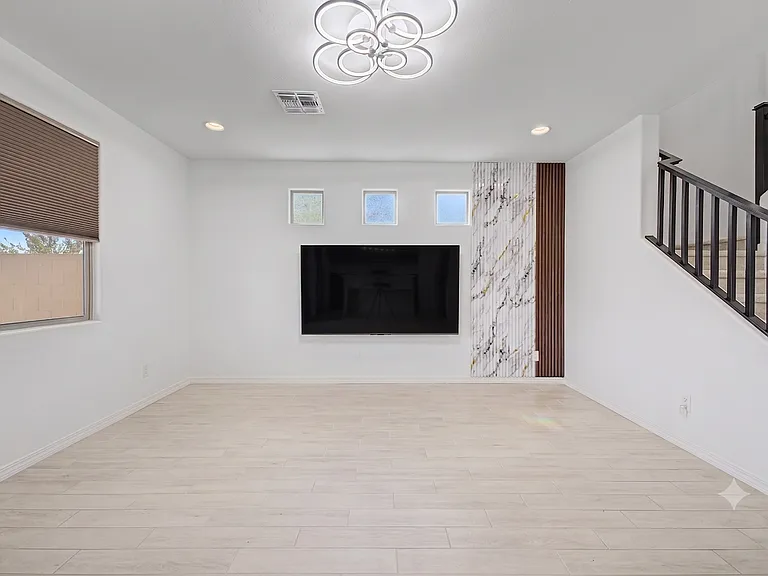 5737 W Getty Dr — Photo 10