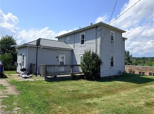 9071 2nd St, Big Prairie, OH 44611