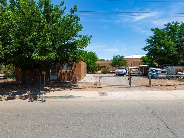 2709 Zickert Rd NW, Albuquerque, NM 87104