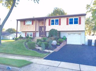 30 Kerry Dr, Hazlet, NJ 07730