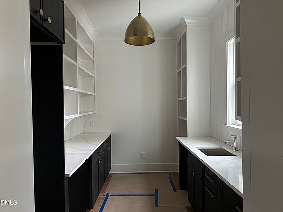 3rd image of 1005 Broyhill Hall Ct