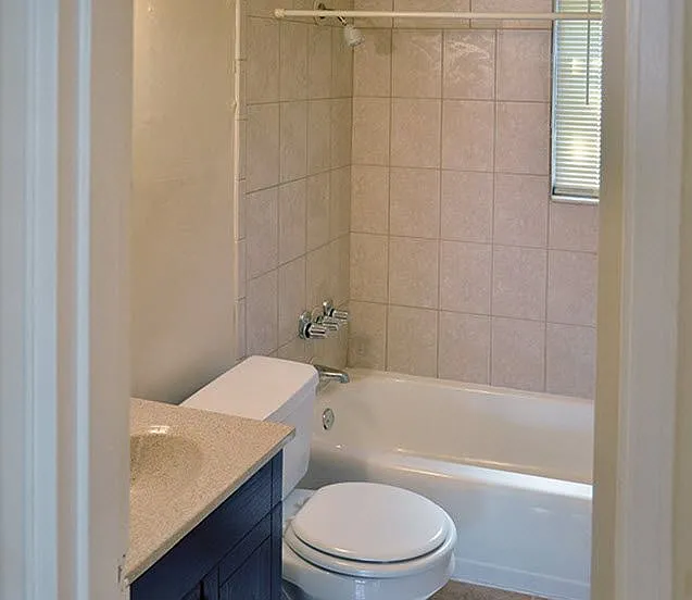 Woodbridge Apartments — Photo 5