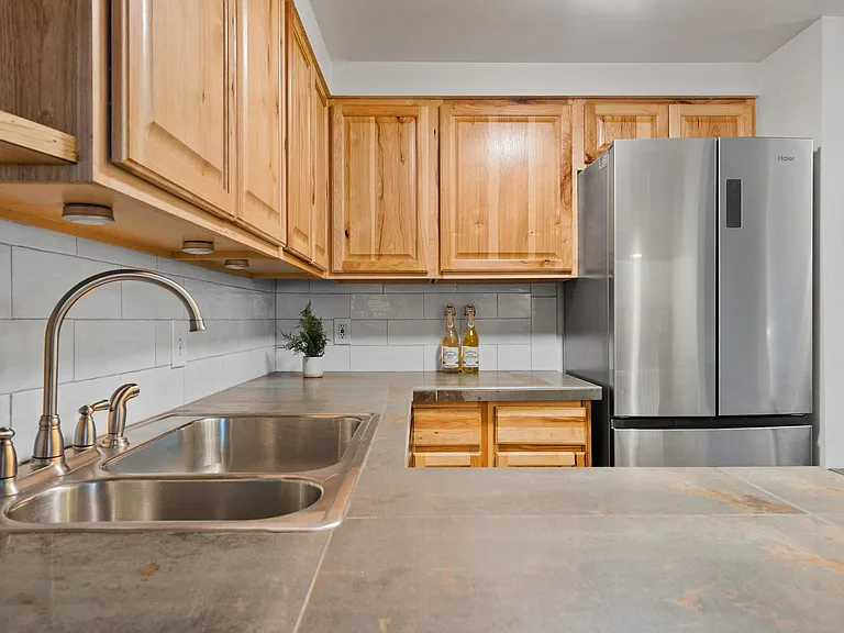 1260 N York St #105 — Photo 8