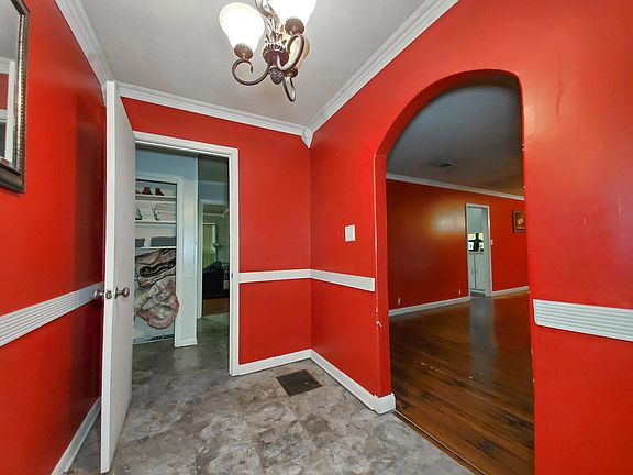 4th image of 606 Bay Ave