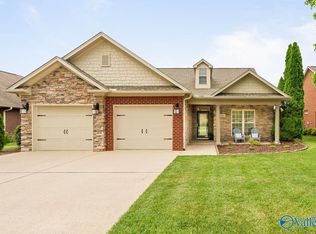 2413 Habersham Dr SE, Owens Cross Roads, AL 35763