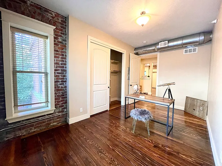 2934 Leavenworth St — Photo 3