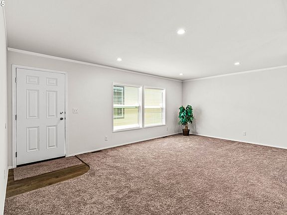 4th image of 1025 S 6th St Space 83