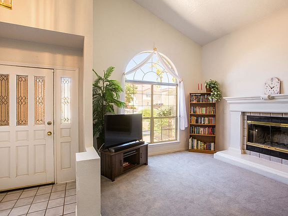 5th image of 9616 Rosas Ave NE
