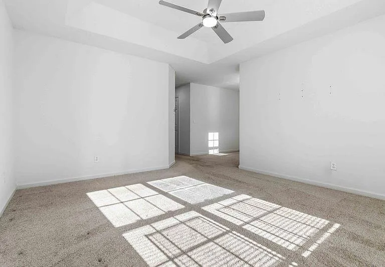 420 Thistle Cv — Photo 12