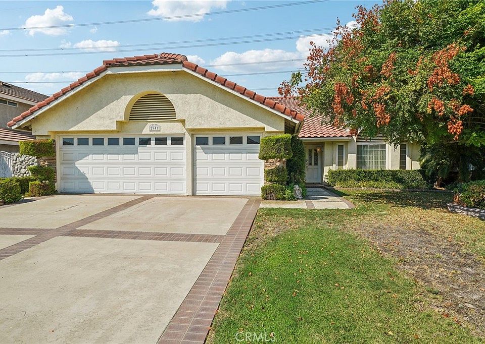 1st image of 2941 E Black Horse Dr