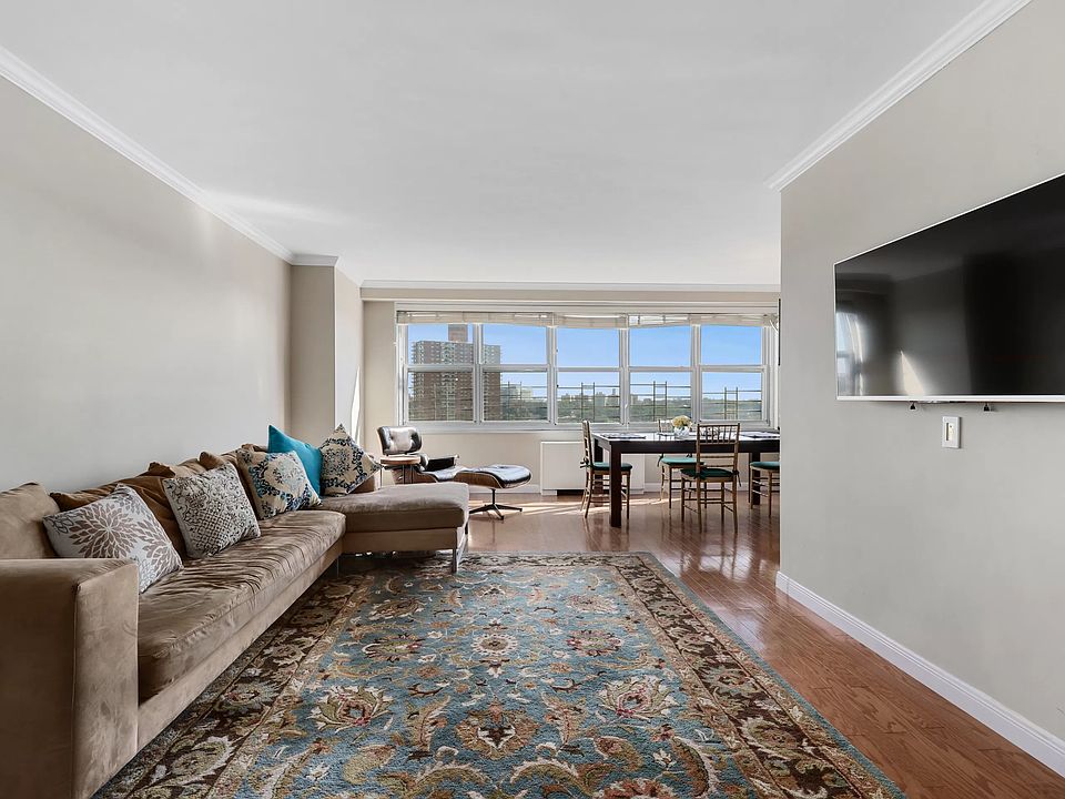 1st image of 555 Kappock St APT 8C
