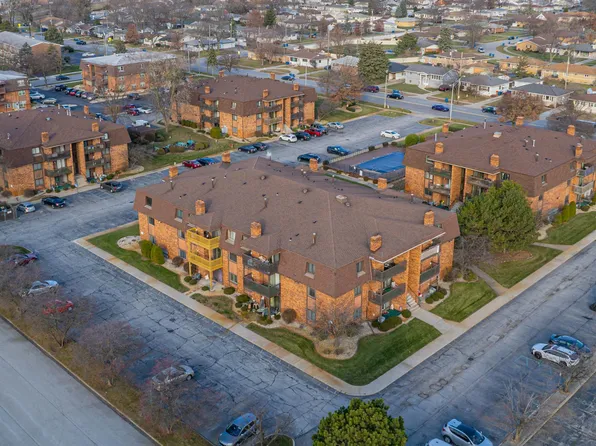 929 W Glen Park Ave #935, Griffith, IN 46319