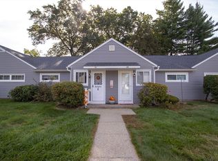 29 Meadowlark Ln #29, Chicopee, MA 01022