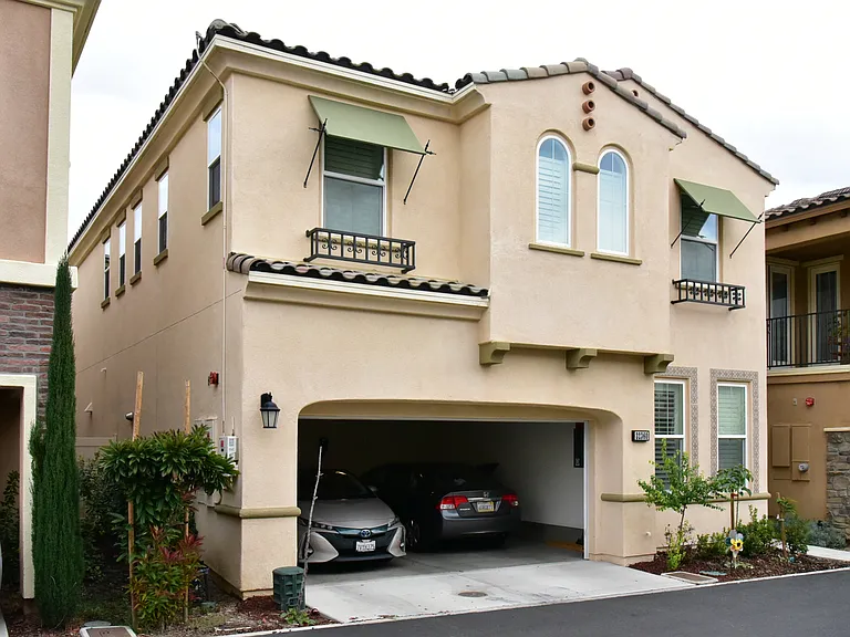 32360 Turner Ln — Photo 2