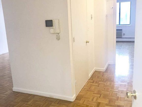 5th image of 14026 Franklin Ave APT 3H