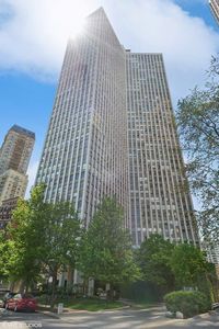 2626 N Lakeview Ave APT 3302, Chicago, IL, 60614