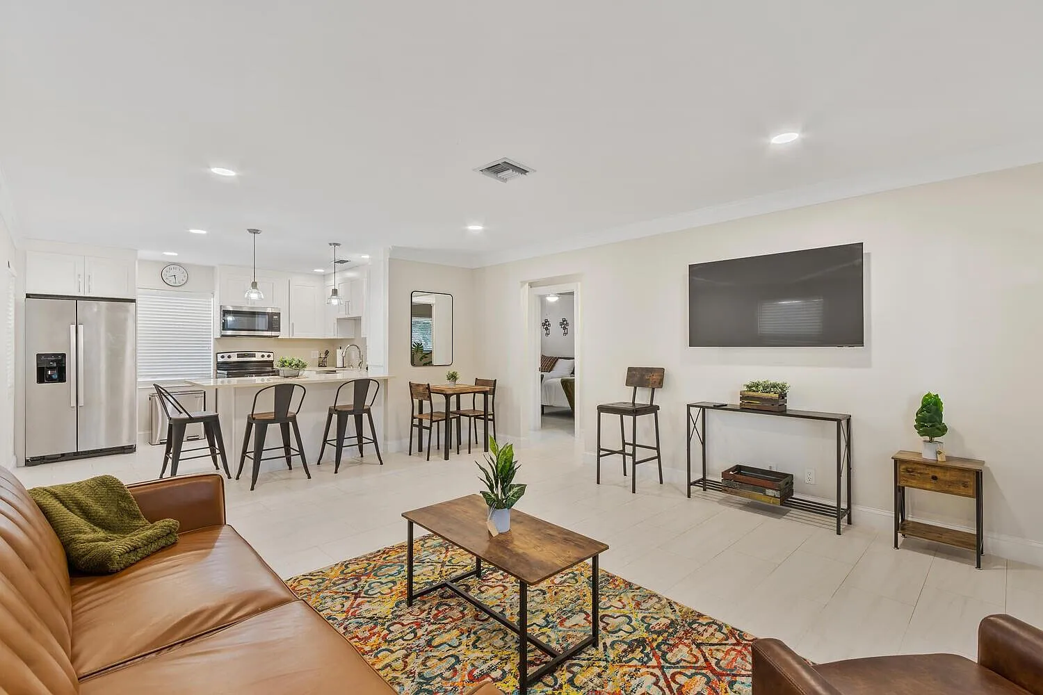 2 bed, 1.0 bath, 950 sqft, $2,550 — Photo 3