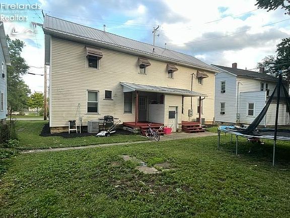 4th image of 164 Benner St #166