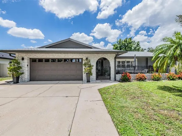 2289 Republic Dr, Dunedin, FL 34698