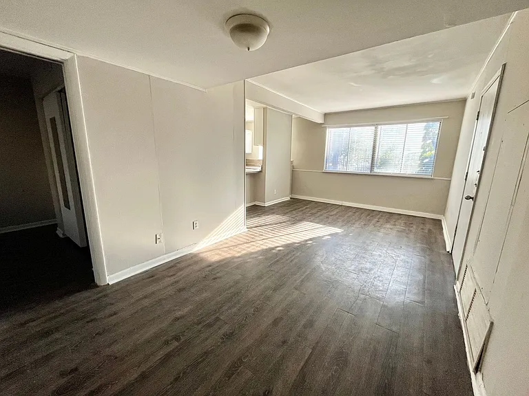 3304 Red River St — Photo 57