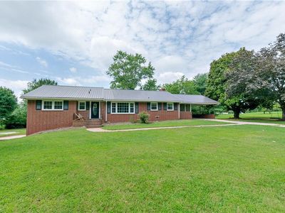 2950 Sell Rd, Winston Salem, NC, 27105