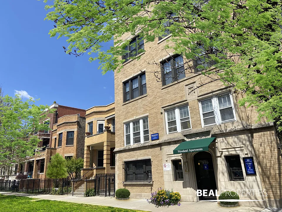 816 W Waveland Ave