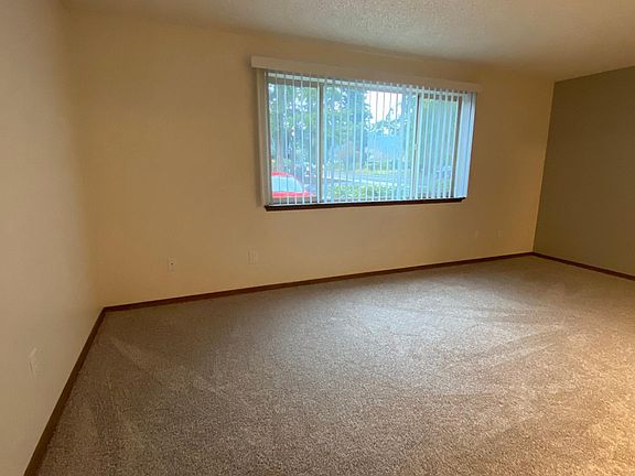 5th image of 5918 158th Avenue Ct E APT A