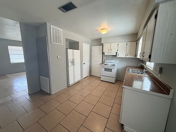 5th image of 614 Larry Dr