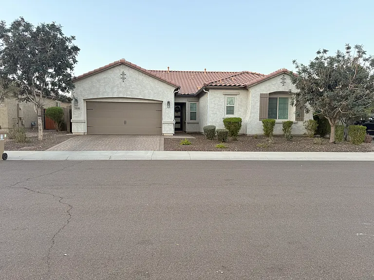 11616 W Andrew Ln — Photo 1