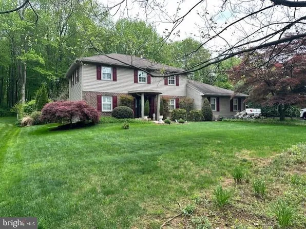 112 Tall Pines Rd, Newark, DE 19713