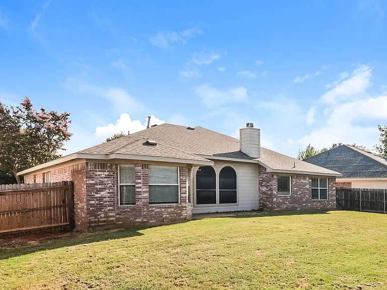 1626 Redwood Dr — Photo 16