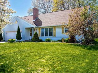 1022 S Ridge Rd, Green Bay, WI 54304